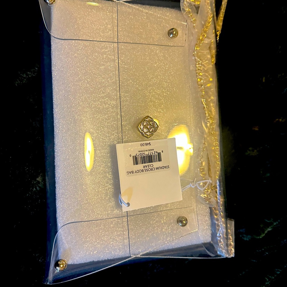 NWT Kendra Scott stadium crossbody with gold chain